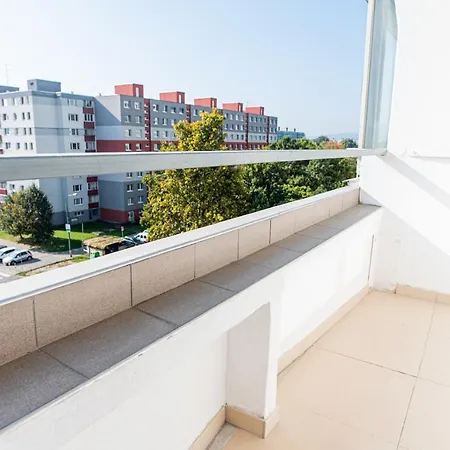 Apartman Private 1 Km From Center With Kitchen Pozsony