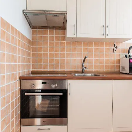 Private 1 Km From Center With Kitchen Pozsony